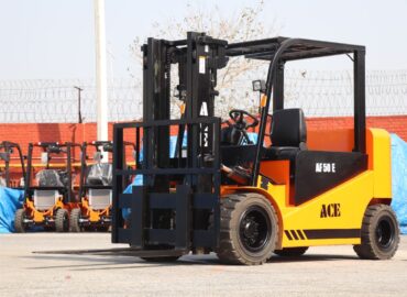 forklift electric warehouse